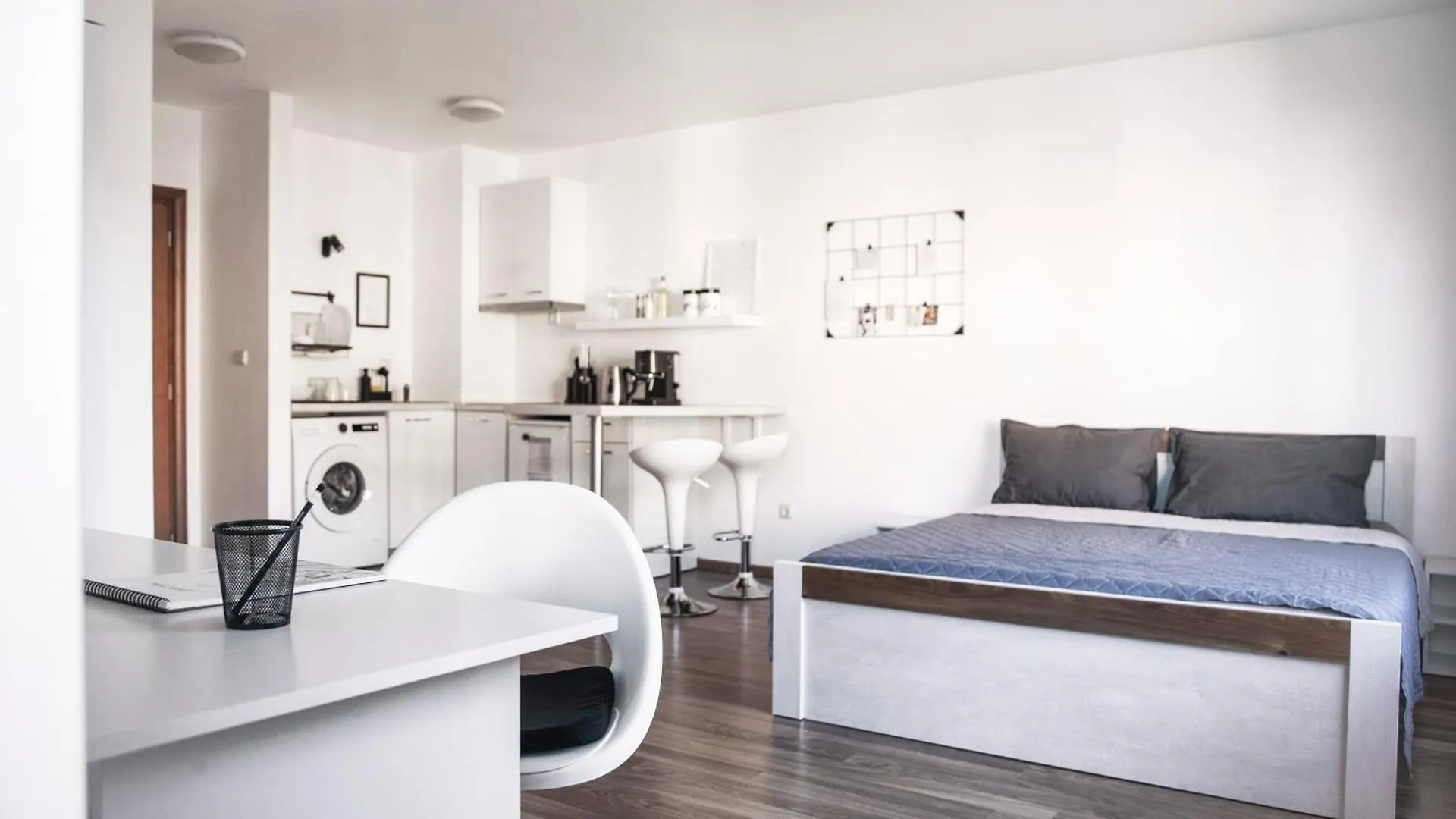 White Сozy Studio A Next To The Gondola Bansko Apartment